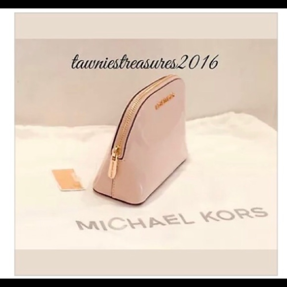 ‼️SOLD‼️Michael Kors Pink Patent Makeup Bag - Picture 3 of 8
